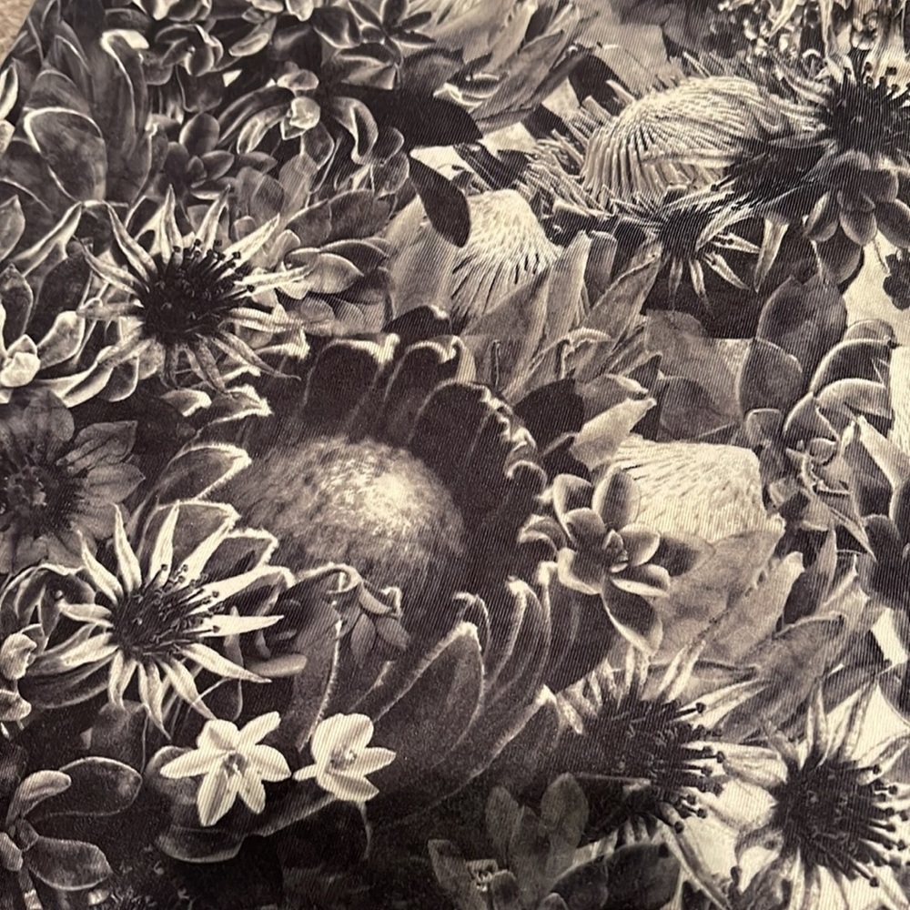 🐿️ Floral LuluLemon Leggings - Picture 2 of 7